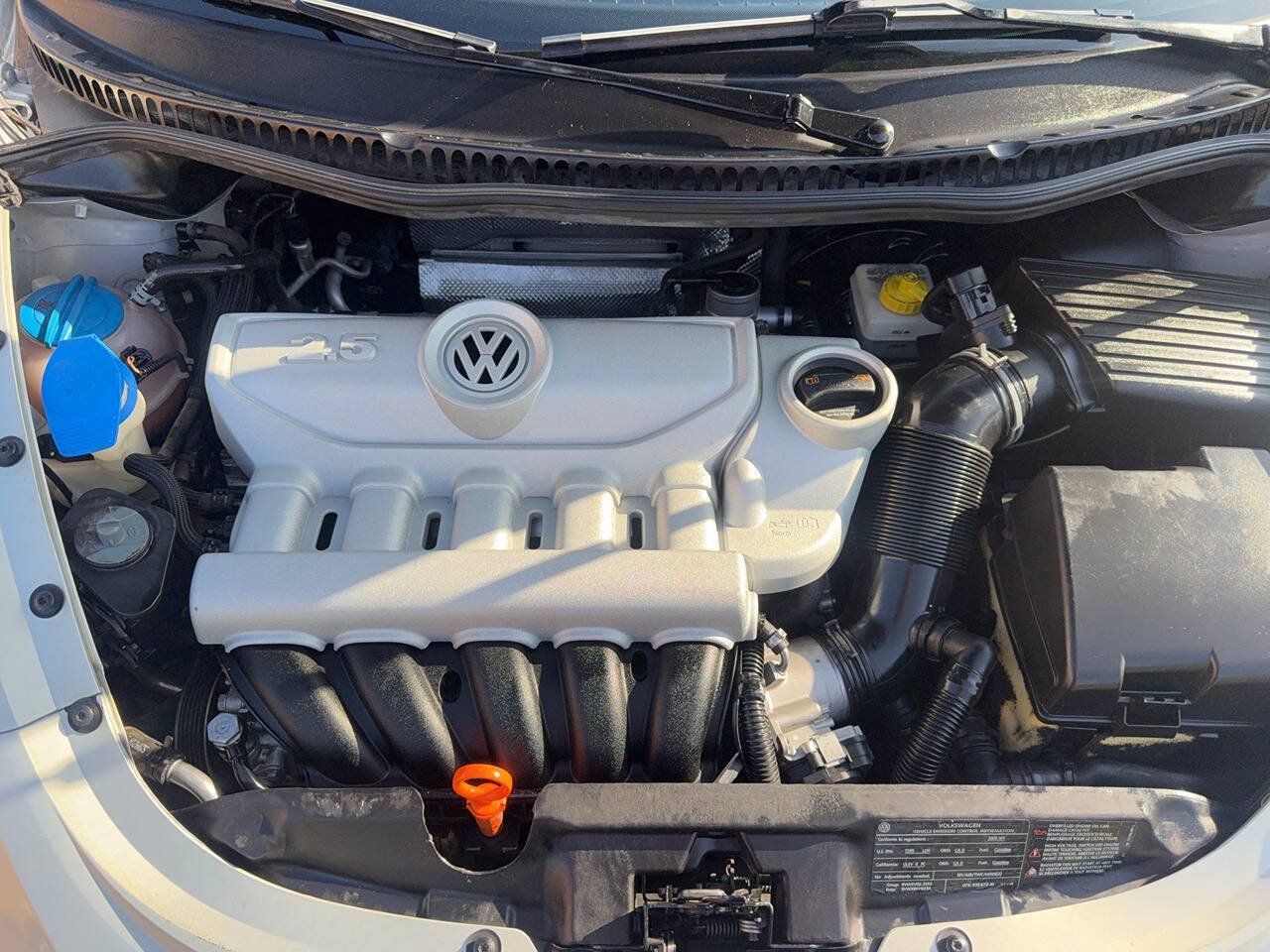 Used 2009 Volkswagen Beetle Blush FWD image 34
