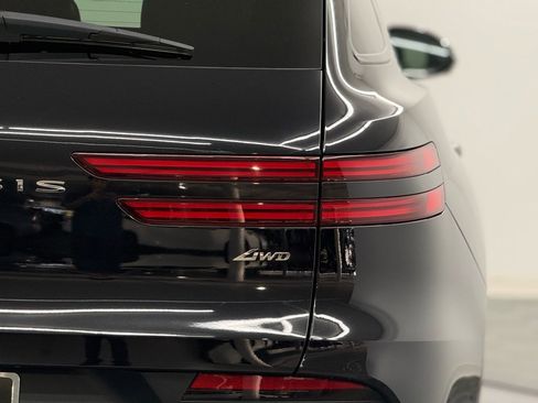 Used 2025 Genesis GV70 2.5T Sport Prestige w/ Sport Prestige Package image 8