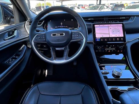 Certified 2023 Jeep Grand Cherokee L Limited w/ Luxury Tech Group II image 6