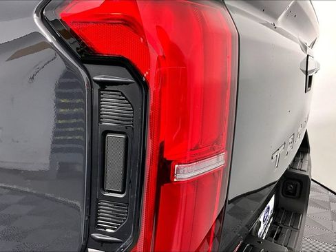 Used 2025 Toyota Tacoma Limited AWD/4WD image 29