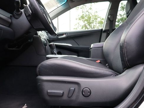 Used 2013 Toyota Camry SE w/ Convenience Pkg FWD image 28
