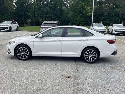 New 2026 Volkswagen Jetta SE FWD image 4