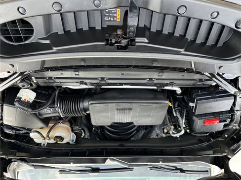 Certified 2024 Chevrolet Suburban Premier image 12