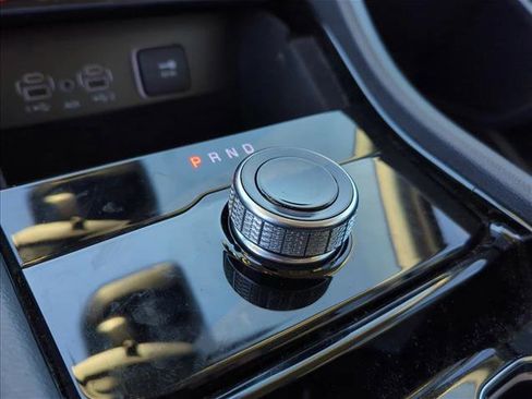 Used 2023 Jeep Grand Cherokee L Limited w/ Black Appearance Package image 21