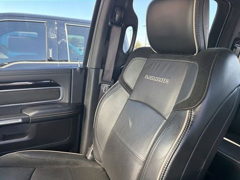 Used 2019 RAM 2500 Laramie w/ Night Edition image 8