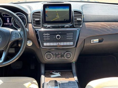 Used 2017 Mercedes-Benz GLS 550 4MATIC image 29