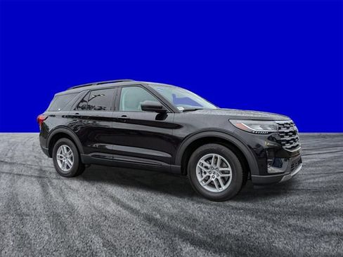 Certified 2026 Ford Explorer Active w/ Active Comfort Package RWD image 2
