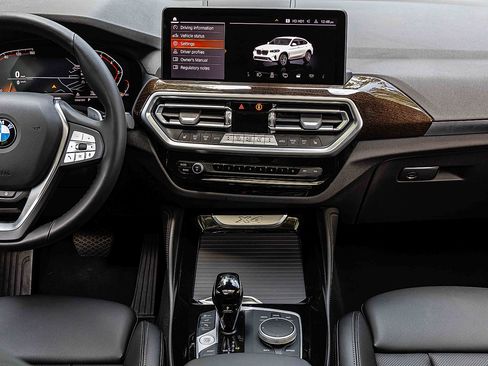 Used 2024 BMW X4 xDrive30i w/ Parking Assistance Package image 11