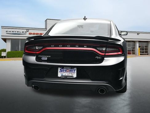 Used 2022 Dodge Charger R/T RWD image 4