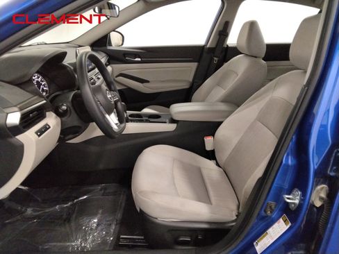 Used 2025 Nissan Altima 2.5 SV image 24