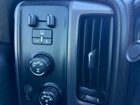 Used 2017 GMC Sierra 1500 SLT AWD/4WD image 17