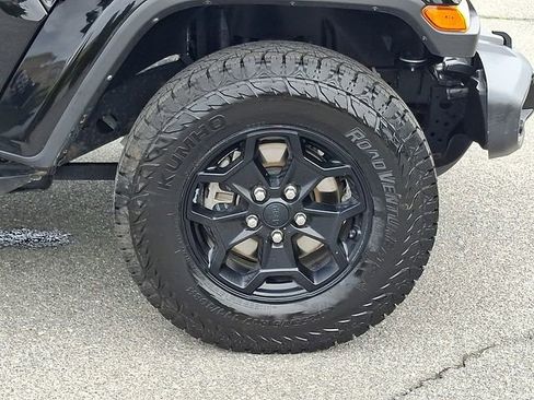Used 2021 Jeep Gladiator Sport AWD/4WD image 8