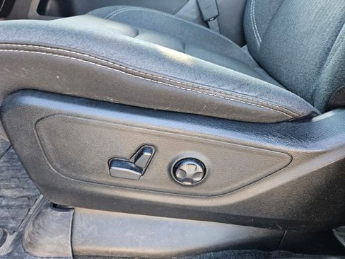 Used 2020 RAM 1500 Big Horn AWD/4WD image 9
