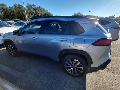 Used 2025 Toyota Corolla Cross XLE image 7