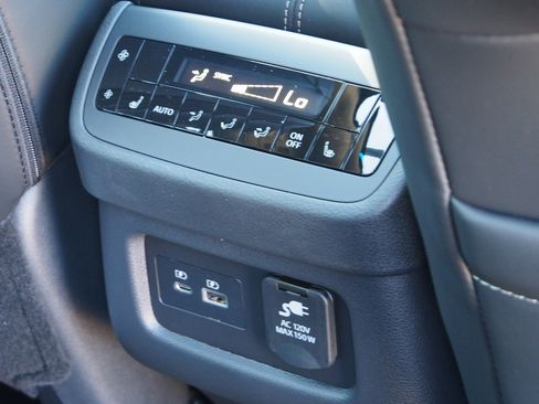 New 2025 Nissan Pathfinder Platinum w/ Cargo Package image 14