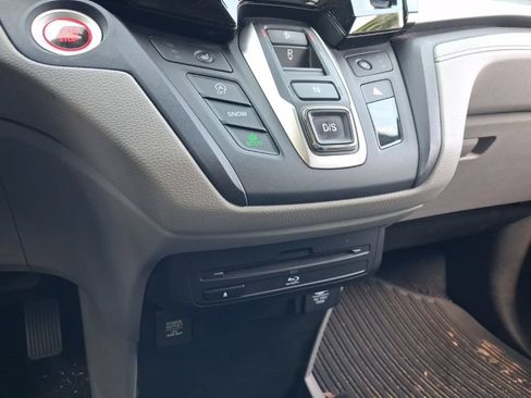 Used 2018 Honda Odyssey Touring image 30