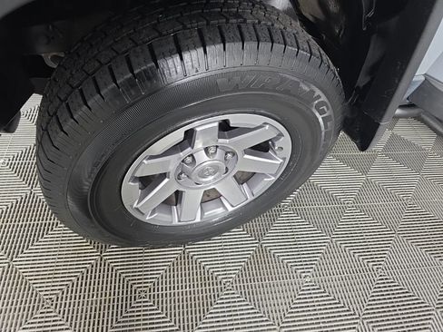 Used 2014 Toyota FJ Cruiser 4WD w/ Convenience Package image 10