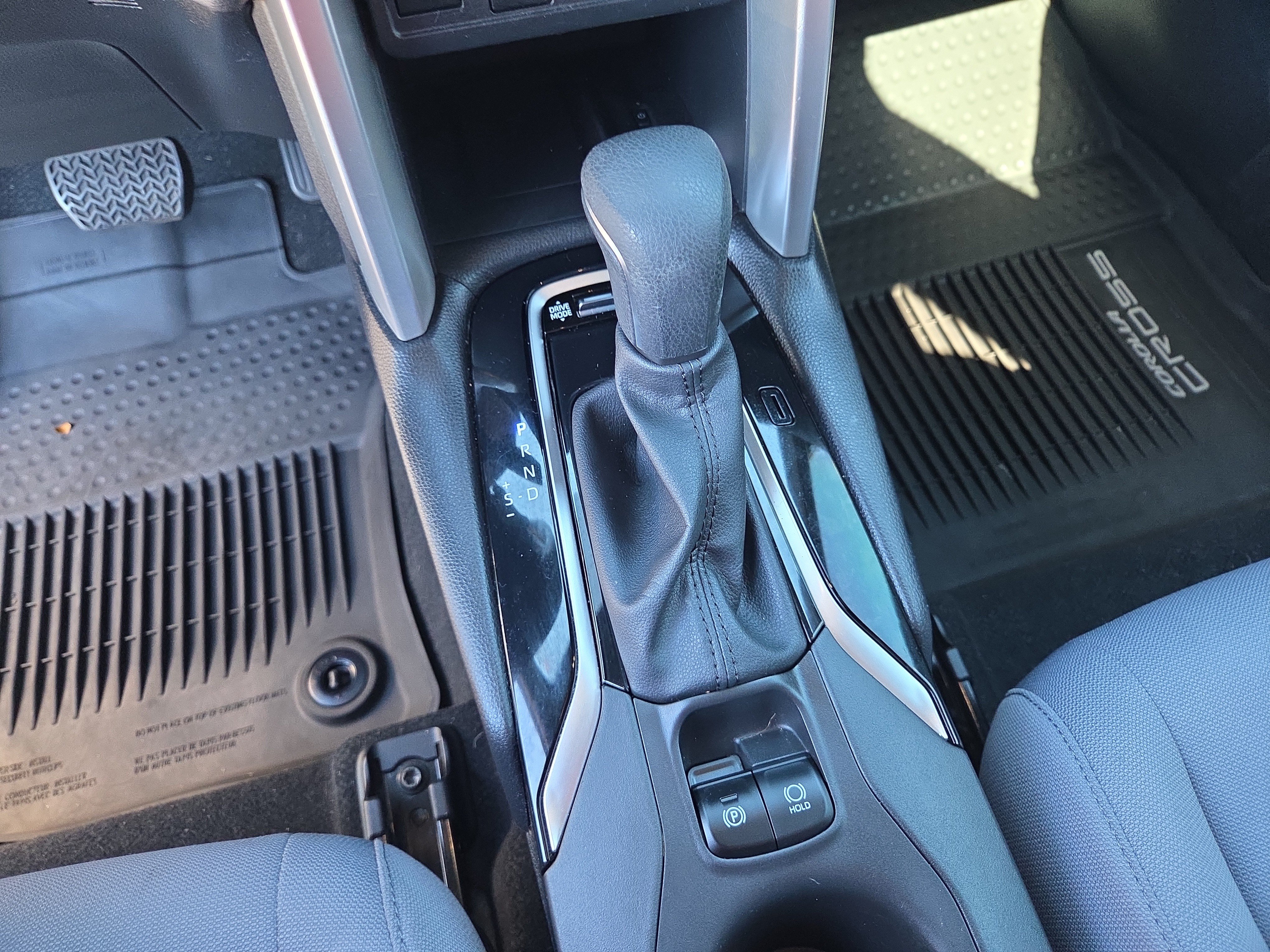 Certified 2023 Toyota Corolla Cross AWD Hybrid w/ Moonroof Package image 25