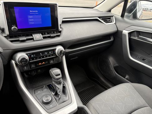 Used 2023 Toyota RAV4 XLE w/ Convenience Package image 9