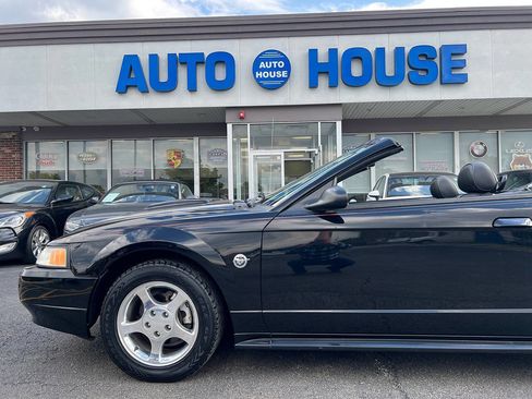 Used 2004 Ford Mustang Convertible RWD image 33