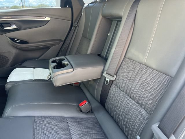 Used 2019 Chevrolet Impala LT FWD image 7
