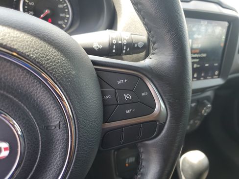 Used 2020 Jeep Renegade Limited w/ UConnect 8.4 Nav Group AWD/4WD image 17