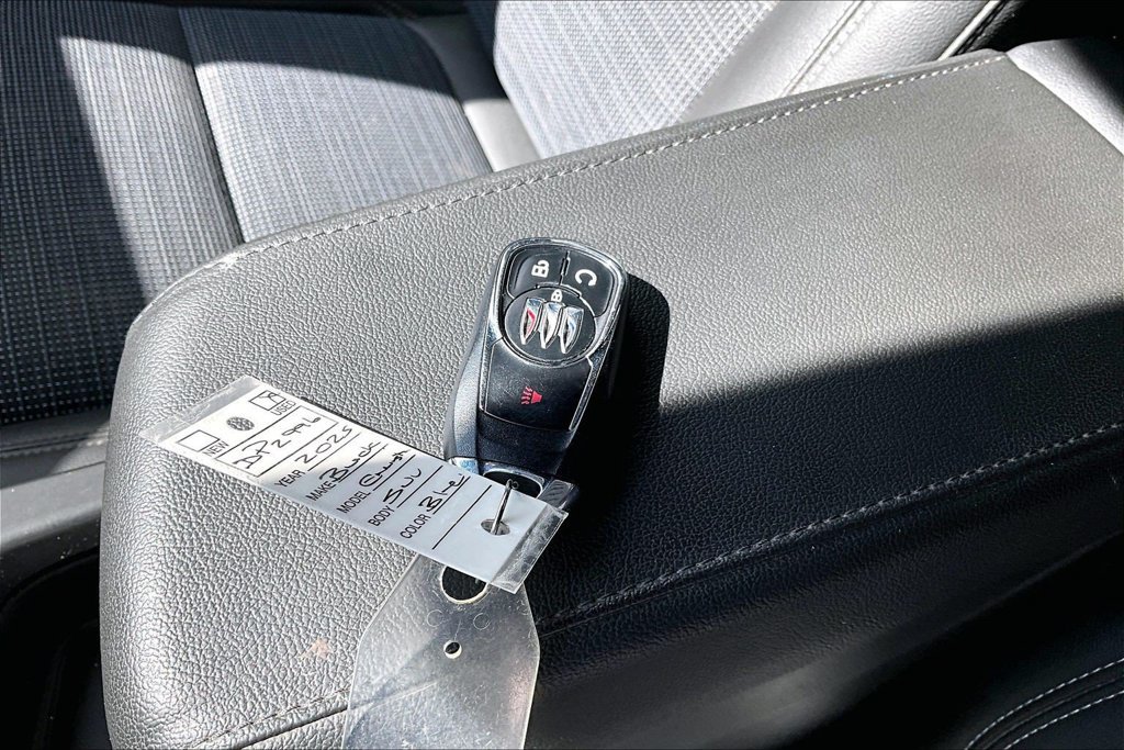 Used 2025 Buick Envista Preferred w/ Convenience I Package FWD image 32