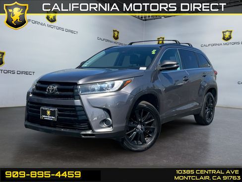Used 2019 Toyota Highlander SE w/ Carpet Mat Package (TMS) FWD image 1