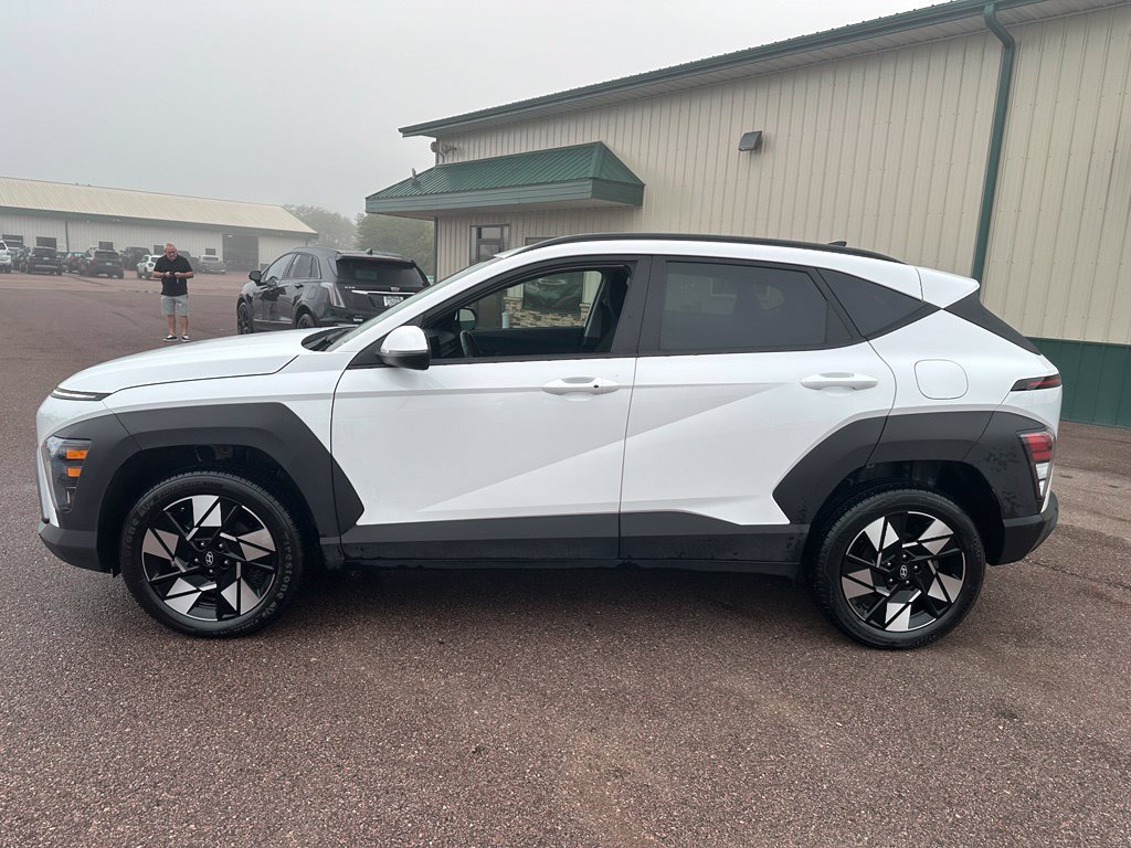 Used 2025 Hyundai Kona SEL AWD/4WD image 36