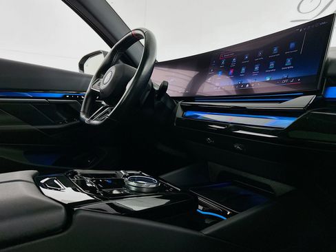 Used 2024 BMW i5 M60 w/ Premium Package image 28