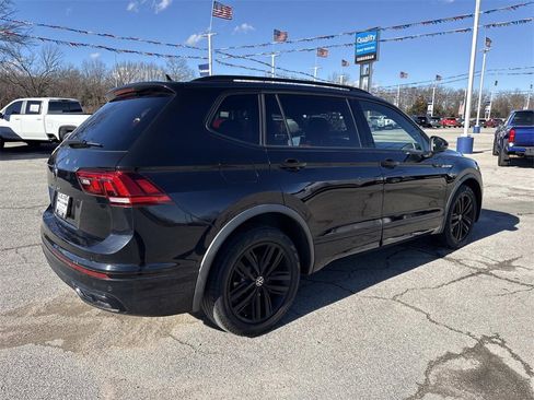 Used 2022 Volkswagen Tiguan SE R-Line image 7