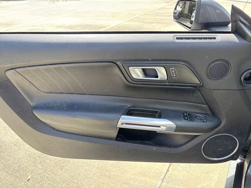 Used 2019 Ford Mustang GT Premium image 15