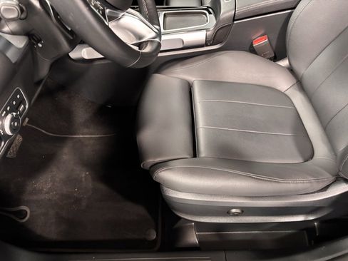 Certified 2025 Mercedes-Benz GLB 250 4MATIC image 12