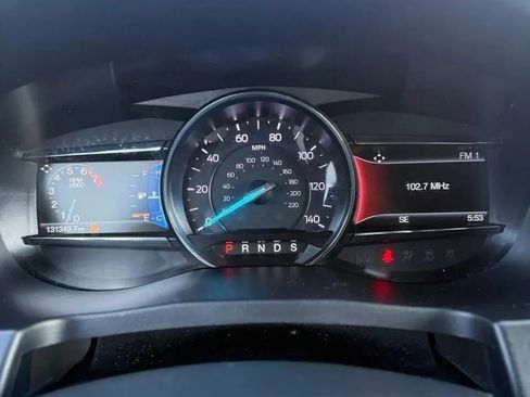 Used 2019 Ford Explorer XLT w/ Equipment Group 202A FWD image 9