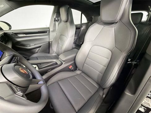 Certified 2026 Porsche Macan 4 Electric RWD image 5
