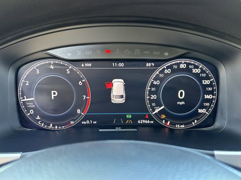 Used 2018 Volkswagen Atlas SEL Premium image 28