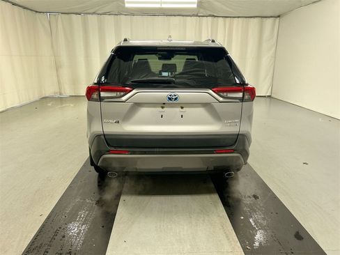 Used 2021 Toyota RAV4 Limited image 22