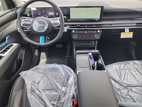 New 2025 Hyundai Tucson Limited image 13