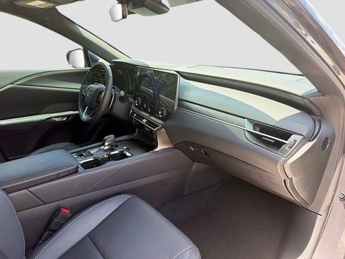 Used 2025 Lexus RX 350 Premium w/ Convenience Package FWD image 15