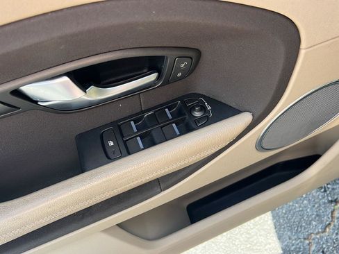 Used 2015 Land Rover Range Rover Evoque Pure Premium image 34