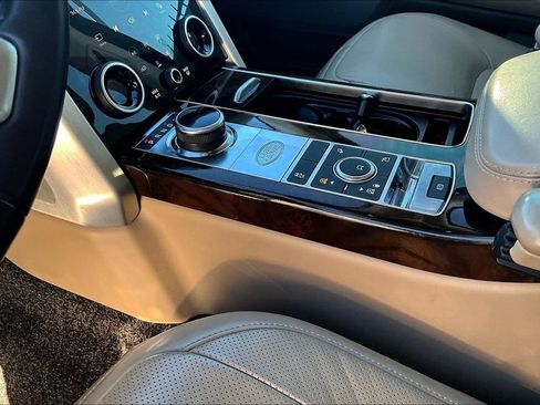Used 2018 Land Rover Range Rover Supercharged image 18