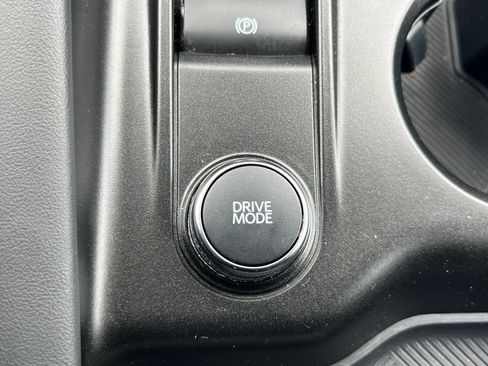 Used 2025 Ford Explorer Active w/ Active Comfort Package AWD/4WD image 39