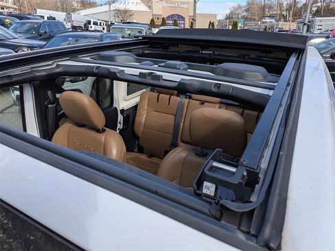 Used 2023 Jeep Wrangler Unlimited Sahara w/ Cold Weather Group image 22