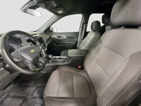 Used 2023 Chevrolet Traverse LT FWD image 19
