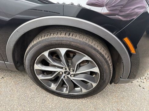 Used 2022 Lincoln Nautilus Reserve image 4