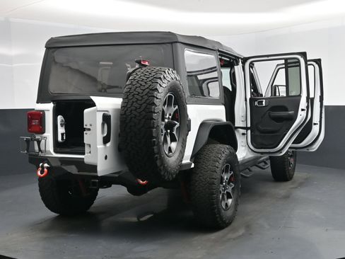 Used 2018 Jeep Wrangler Unlimited Rubicon w/ LED Lighting Group image 19