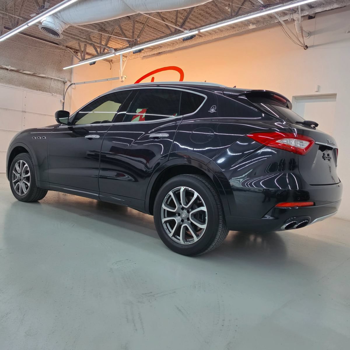 Used 2017 Maserati Levante w/ Luxury Package AWD/4WD image 26