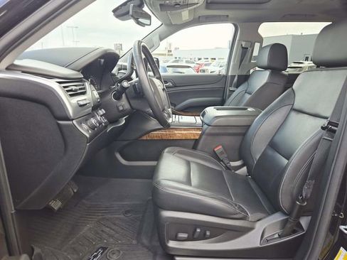 Used 2020 Chevrolet Suburban Premier w/ Premier 6.2L Value Package image 9