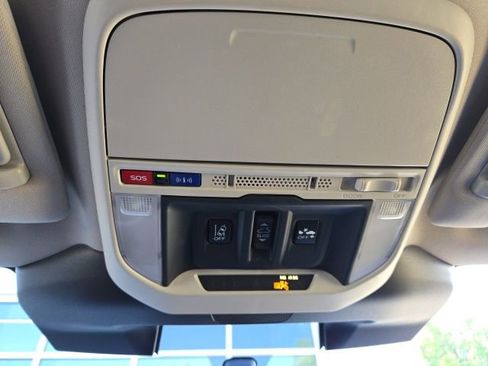 Used 2023 Subaru Forester Limited AWD/4WD image 10