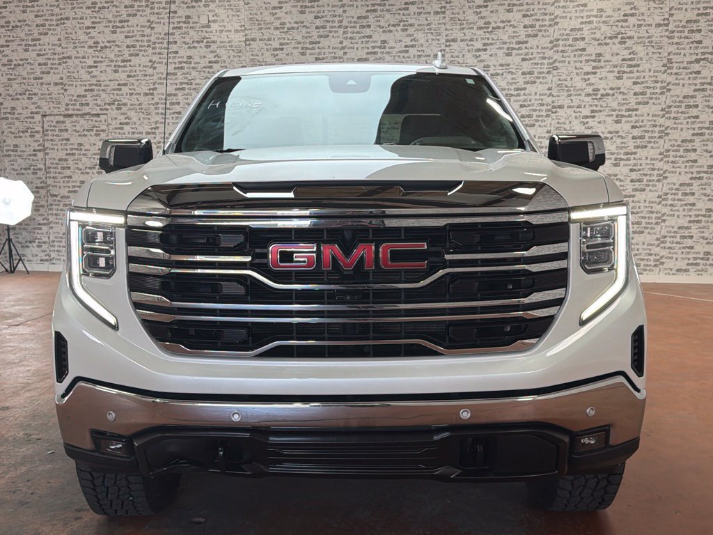 Used 2025 GMC Sierra 1500 SLT w/ SLT Premium Plus Package AWD/4WD image 2